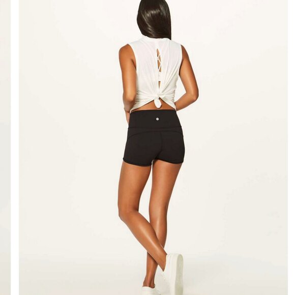 Lululemon In Movement Short Black 6 - Picture 4 of 11